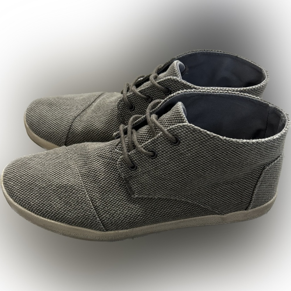 Great Condition - Toms mid height casual shoes - size 13 - Tan knit material